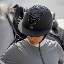 One K Avancé mips Lux cap - Glossy top, black swarovski pipe One K Avancé mips Lux cap - Glossy top, black swarovski pipe